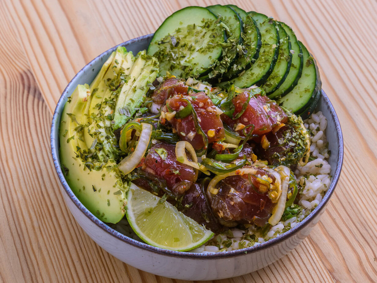 Poke bowl - Bol de riz au thon mariné