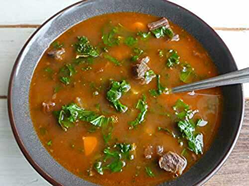 Soupe au chou kale et jarret de bœuf