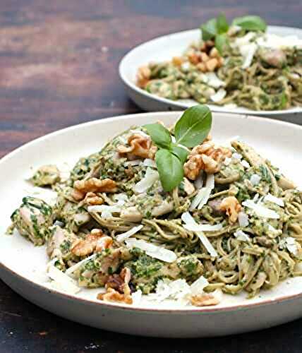 Spaghetti d'edamame au poulet et pesto roquette-noix (keto)