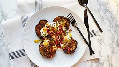 Aubergines rôties, sauce yaourt et curry