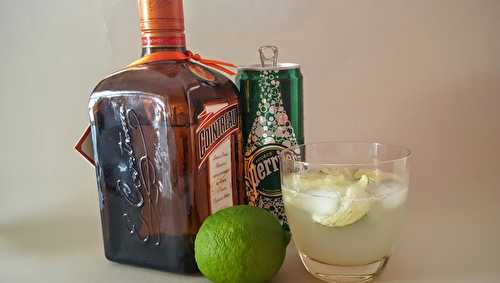 Cointreau fizz