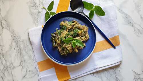 Écrasé de courgettes à l'ail et aux herbes, selon Yotam Ottolenghi