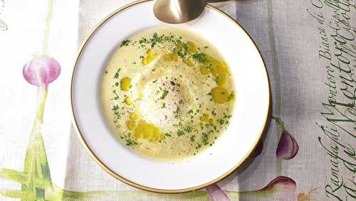 Potage aux pois cassés et à l'huile d'olive