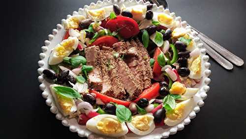 Salade niçoise arrangée