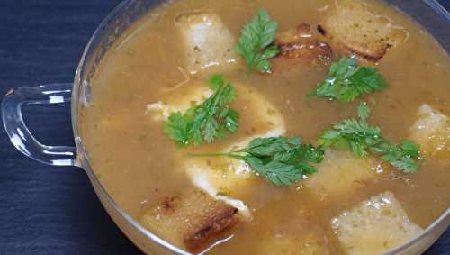 Soupe au cerfeuil et à la tomate