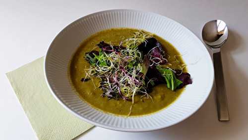 Soupe aux herbes, haricots et orge perlé