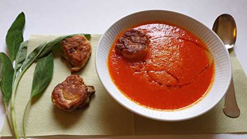 Soupe de poivrons et beignets à la sauge