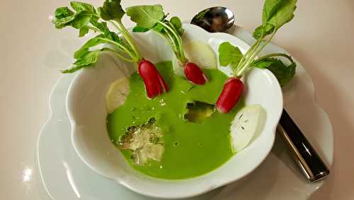 Velouté frais de petits pois à la menthe