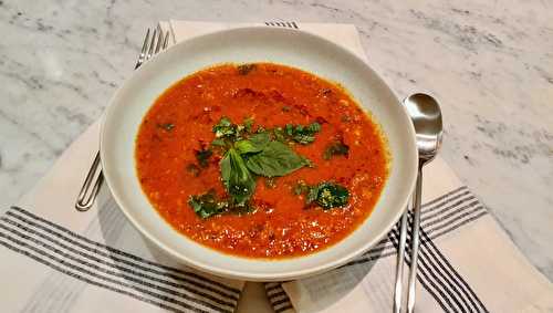 Soupe orientale aux tomates et pois chiches