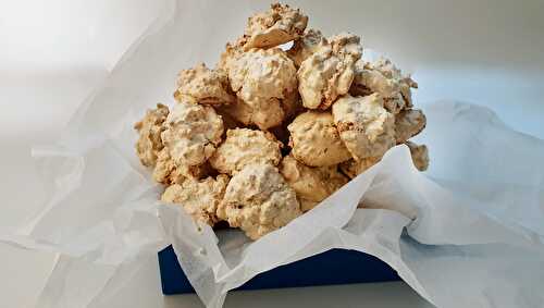 Brutti ma buoni, meringues aux amandes et noisettes