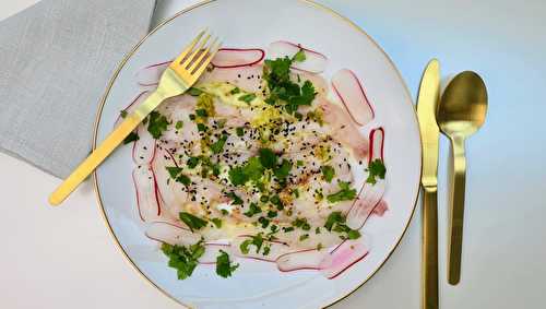 Carpaccio de lotte, citron vert, gingembre et sésame