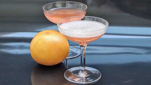 Cocktail champagne-pamplemousse rose
