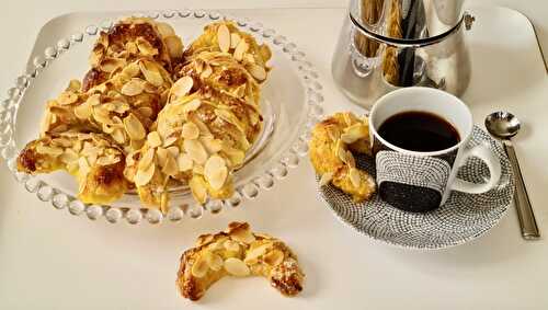 Petits croissants aux amandes