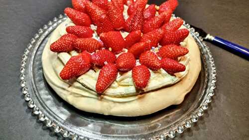 Pavlova aux fraises et fontainebleau