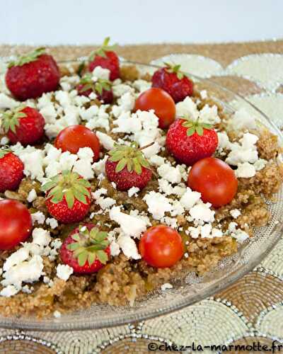 Salade de quinoa, fraises et rhubarbe rôtie (La rhubarbe côté salée #7)