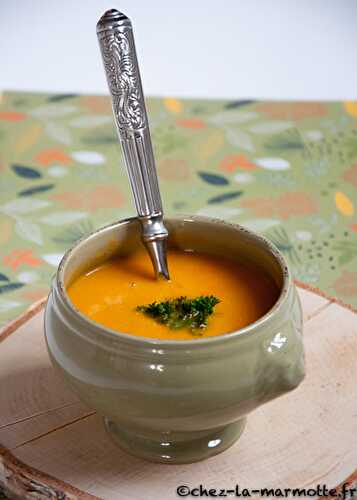 Soupe de potiron, tomates, pois chiches et épices (Des légumineuses dans nos soupes cet hiver #2)