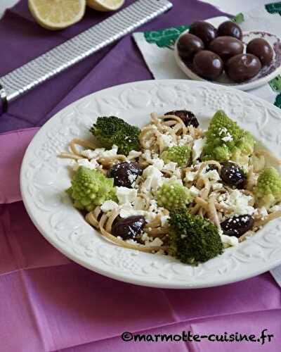 Linguini aux olives, brocoli et feta