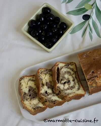 Cake marbré olives noires et parmesan