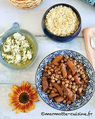 Ragoût de pois chiches, carottes et dattes et feta marinée (Un légume, trois recettes) 