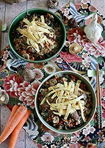 Japchae, nouilles aux légumes et au bœuf 