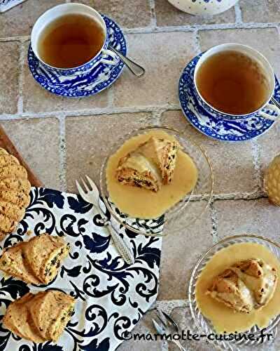 Gâteaux aux blancs d’œufs, curcuma et chocolat, sauce à l’orange 