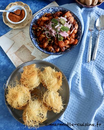Kimadopitès, feuilletés à la viande hachée et carottes épicées collantes aux dattes 