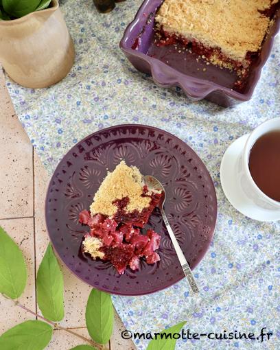 Crumble aux navets caramélisés, framboises et fraises 