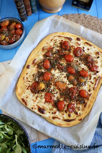 Polenta au four, feta, béchamel et tomates au zaatar