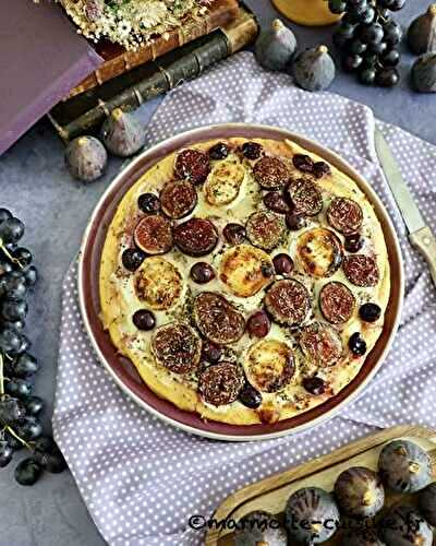 Tarte aux raisins, figues et fromage de chèvre 