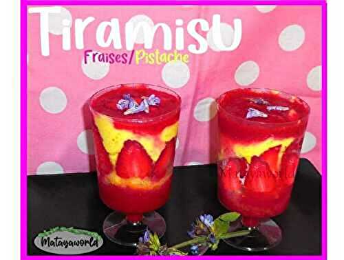 Tiramisu fraise et mascarpone pistache en verrine avec coulis de fraise