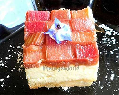 Cheesecake individuel à la rhubarbe avec fromage philadelphia