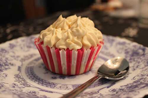 CUPCAKES CERISES & PISTACHE