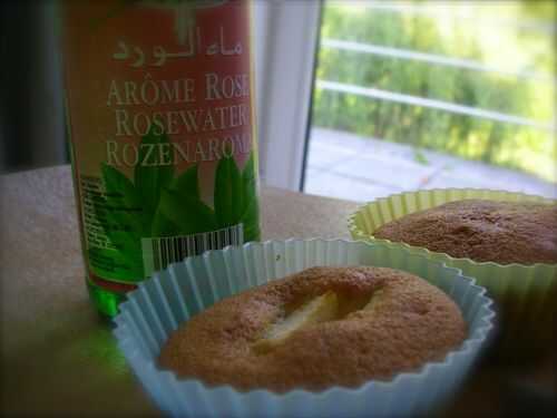 MUFFINS A LA VANILLE ET A LA POMME PARFUMES À LA ROSE