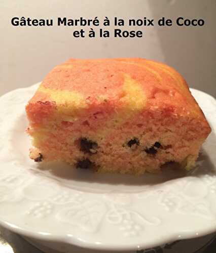 Gâteau Marbré à la noix de Coco et à la Rose