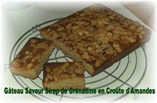 Gâteau Saveur Sirop de Grenadine en Croûte d'Amandes