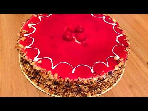 Gâteau d'Anniversaire aux Framboises et à La Crème  Mascarpone