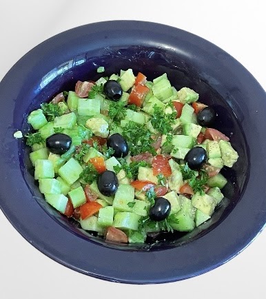 Salade d'été Concombre Avocat Tomates Cerises