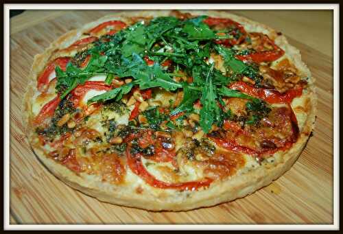 Tarte à la tomate, mozzarella et roquette