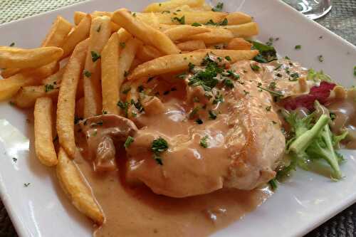 ESCALOPES DE POULET SAUCE NORMANDE 