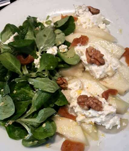 SALADE RICOTTA POIRES ET FRUITS SECS