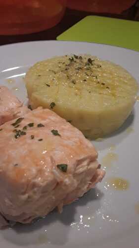 Pavé de saumon et son écrasé de pomme de terre/beurre blanc