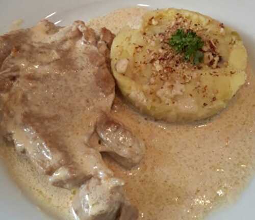 CÔTES DE VEAU ET SON ECRASEE DE POMME DE TERRE NOISETTES