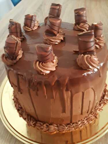 LAYER CAKE KINDER BUENO