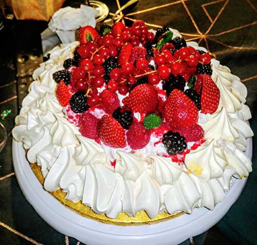 PAVLOVA AUX FRUITS ROUGES GOURMANDE