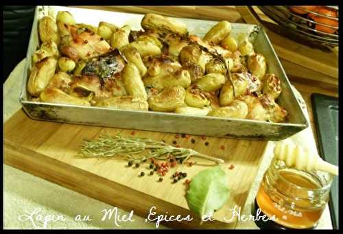  " Miam " Lapin au Miel ,Epices et Herbes accompagné de rates et oignons sauce -  "MIAM" La cuisine de Cath 