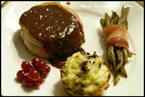 Pavés de Biche sauce Cacao et Groseilles