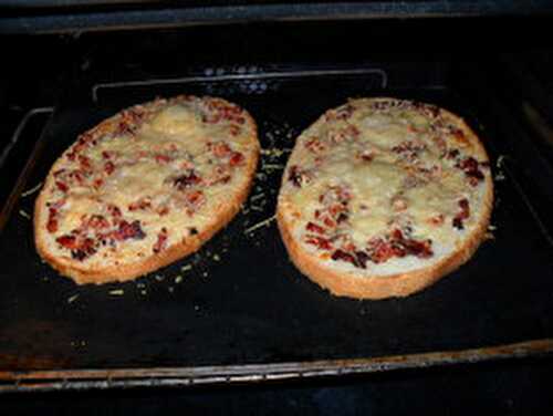 Tartine aux lardons