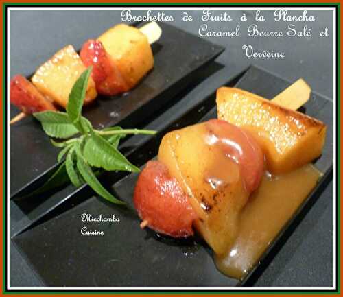 Brochettes de Melon et Fraises, Caramel au Beurre Salé et Verveine