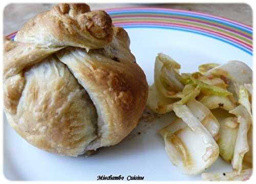 Feuilleté Pomme et Roquefort sur Salade d ’ Endives, Ste Eulalie d'Olt