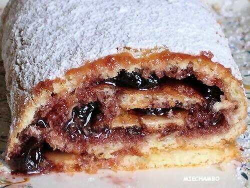 GÂTEAU ROULE A LA CONFITURE